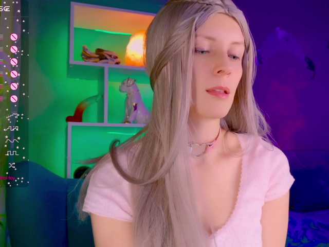 Gorgeous -Fresh- wants you to fuck her body now -Fresh- from BongaCams