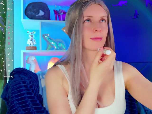 le modèle -Fresh- est en webcam porno dans un show sur le site bongacams, il possède les tags suivants: White/Caucasian,Blonde,Hairy