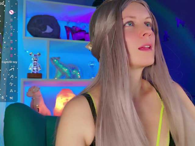 -Fresh-'s BongaCams show and profile