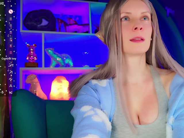 -Fresh-'s BongaCams show and profile