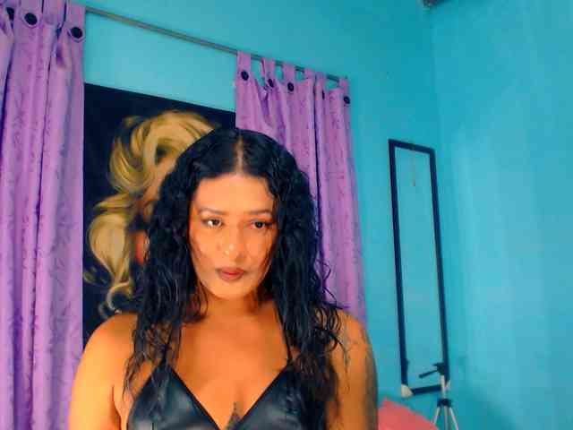 ambarhots Live Webcam on BongaCams