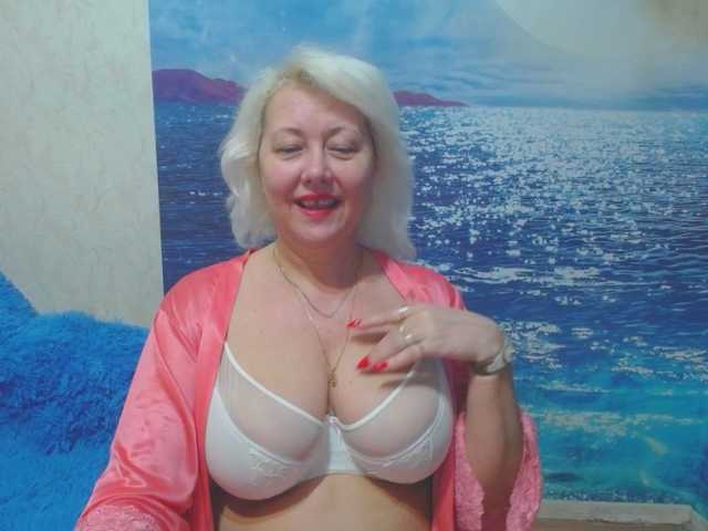 CaronCapella's BongaCams show and profile