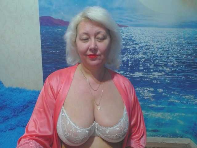 CaronCapella's BongaCams show and profile