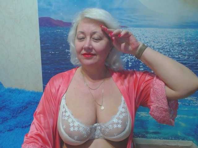 CaronCapella's BongaCams show and profile