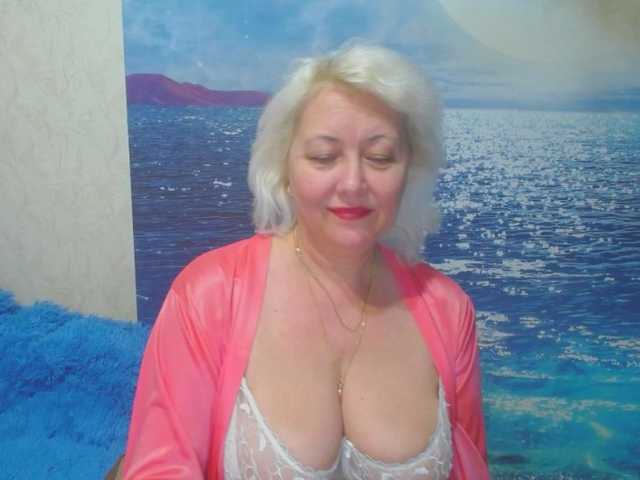 CaronCapella's BongaCams show and profile