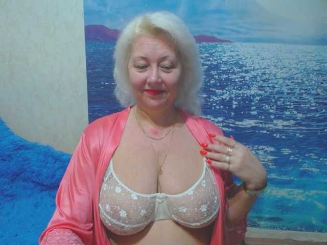 CaronCapella's BongaCams show and profile