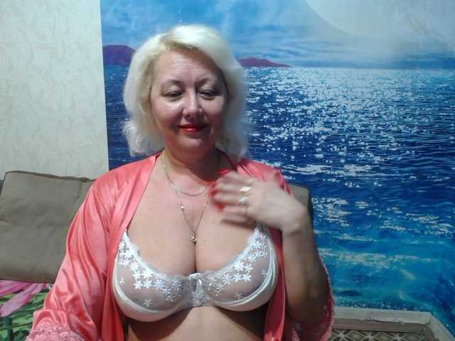 CaronCapella's BongaCams show and profile