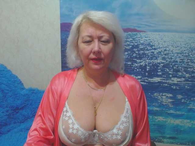 CaronCapella's BongaCams show and profile