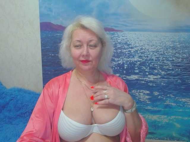 CaronCapella's BongaCams show and profile