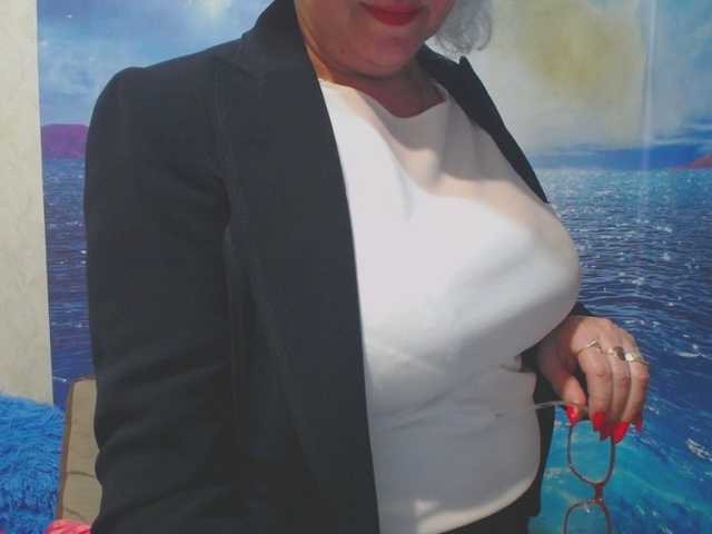 CaronCapella's BongaCams show and profile