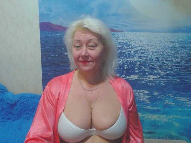 CaronCapella's BongaCams show and profile