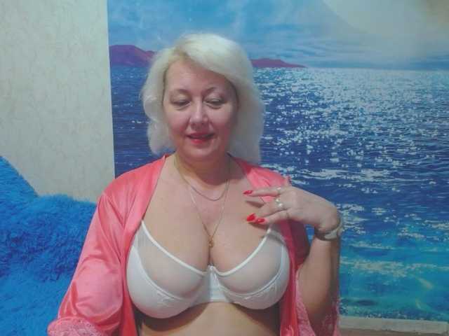 CaronCapella's BongaCams show and profile