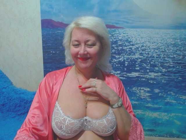 CaronCapella's BongaCams show and profile