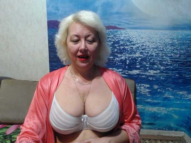 CaronCapella's BongaCams show and profile