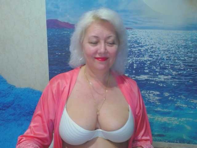 CaronCapella's BongaCams show and profile