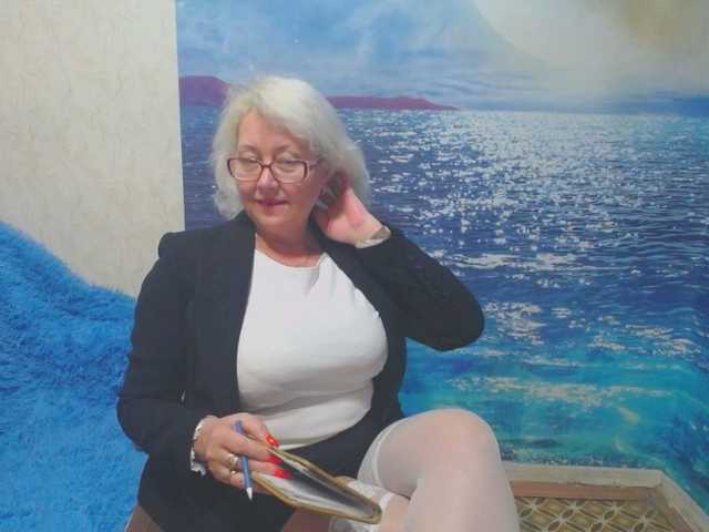 CaronCapella's BongaCams show and profile