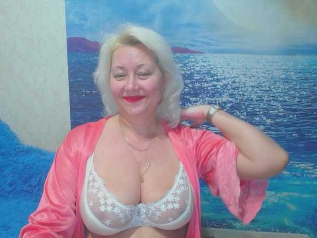 CaronCapella's BongaCams show and profile