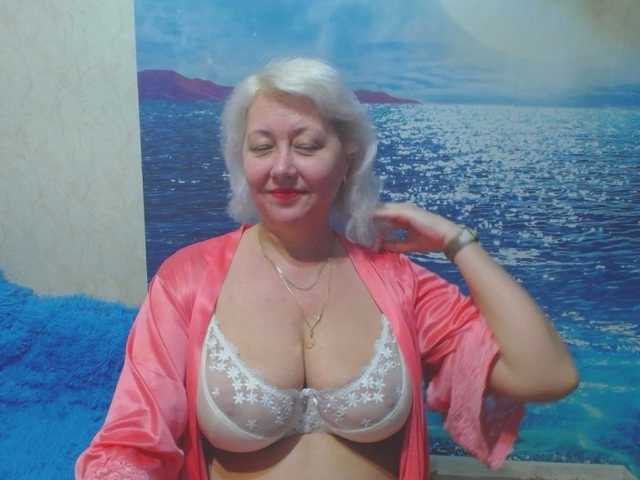 CaronCapella's BongaCams show and profile