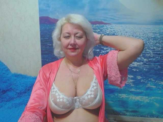 CaronCapella's BongaCams show and profile