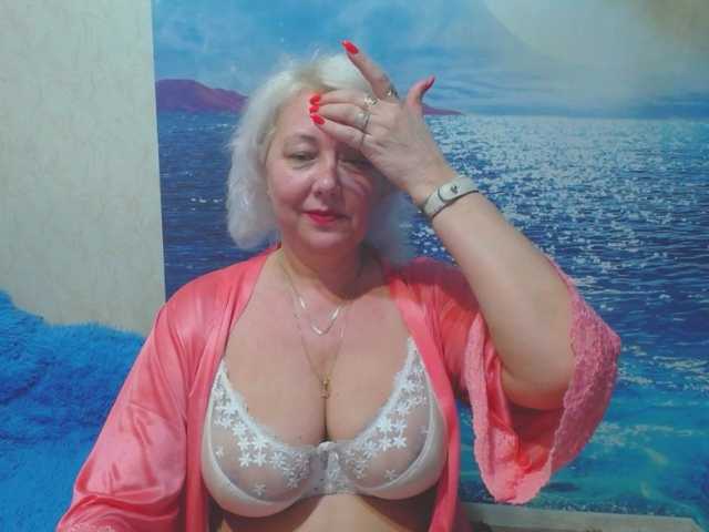 CaronCapella's BongaCams show and profile