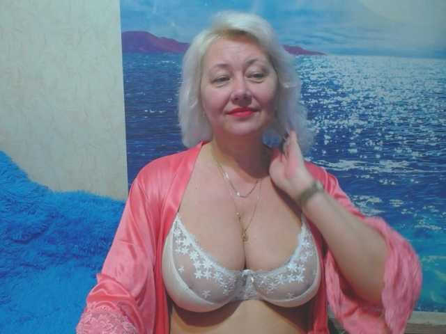 CaronCapella's BongaCams show and profile