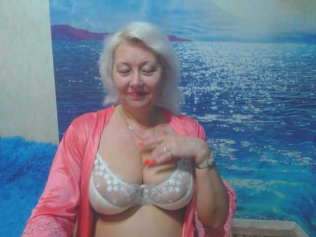 CaronCapella's BongaCams show and profile