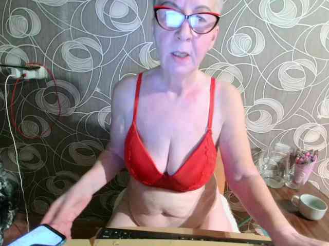 Svetulya50 Live Webcam on BongaCams