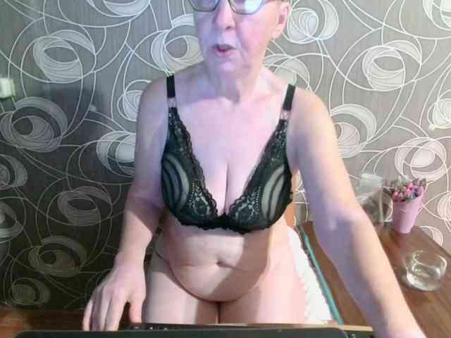 Svetulya50 Live Webcam on BongaCams