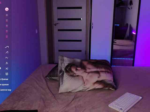 MikaKisa66624 Live Webcam on BongaCams