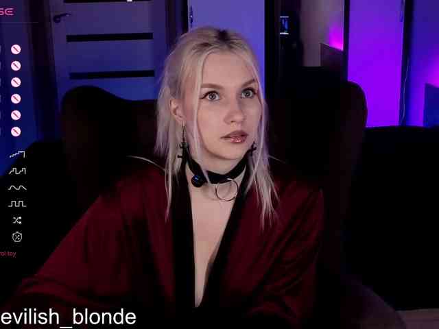 MikaKisa66624 webcam