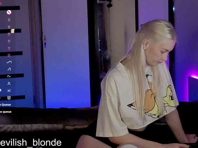 MikaKisa66624 webcam