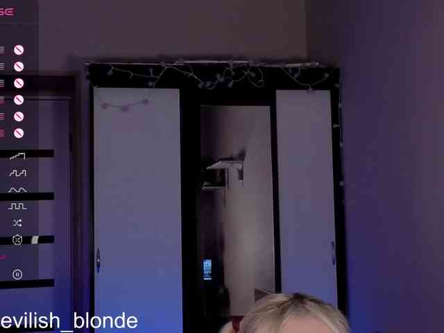 MikaKisa66624 webcam