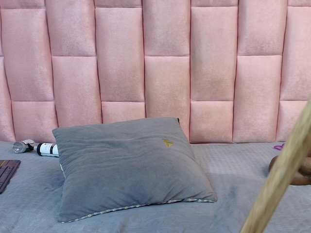 emmily-keller's BongaCams show and profile