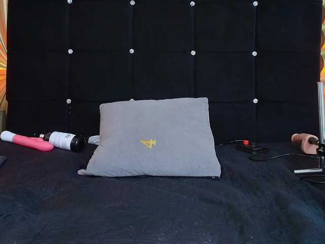 emmily-keller's BongaCams show and profile