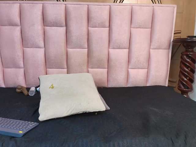 emmily-keller's BongaCams show and profile