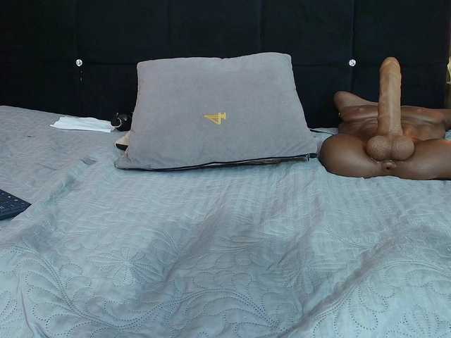 emmily-keller's BongaCams show and profile