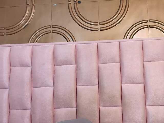 emmily-keller's BongaCams show and profile