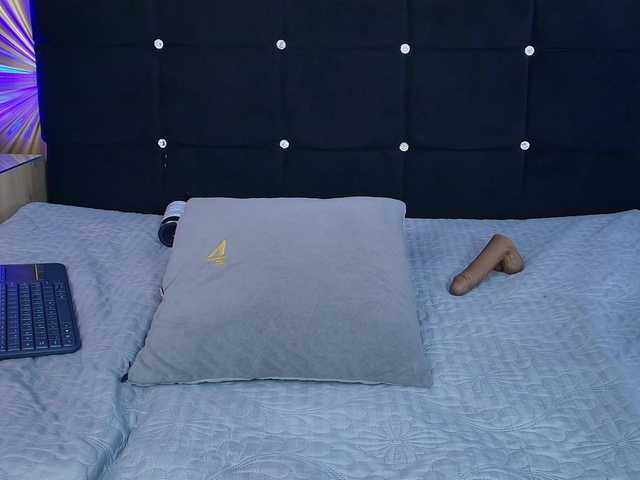 emmily-keller's BongaCams show and profile