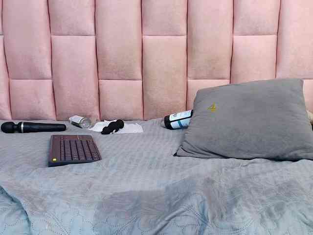 emmily-keller webcam