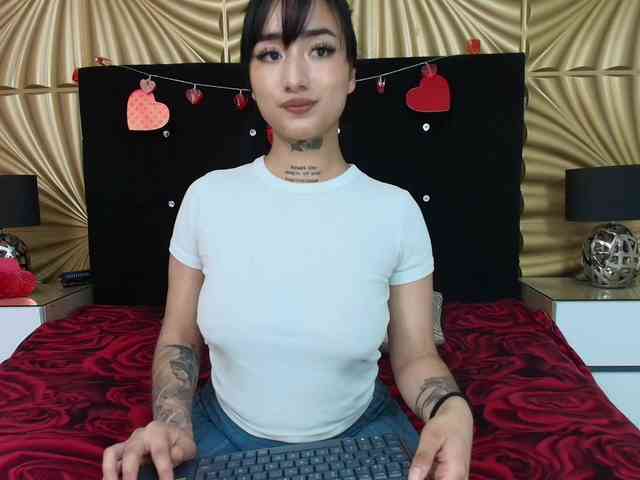 emmily-keller webcam