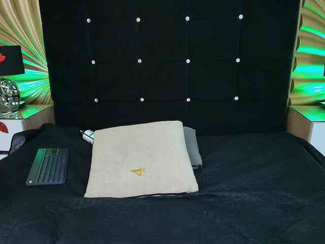 emmily-keller webcam