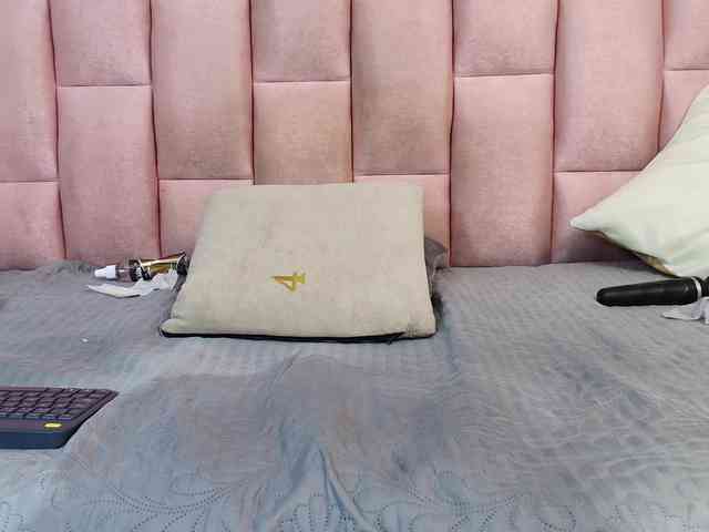 emmily-keller webcam