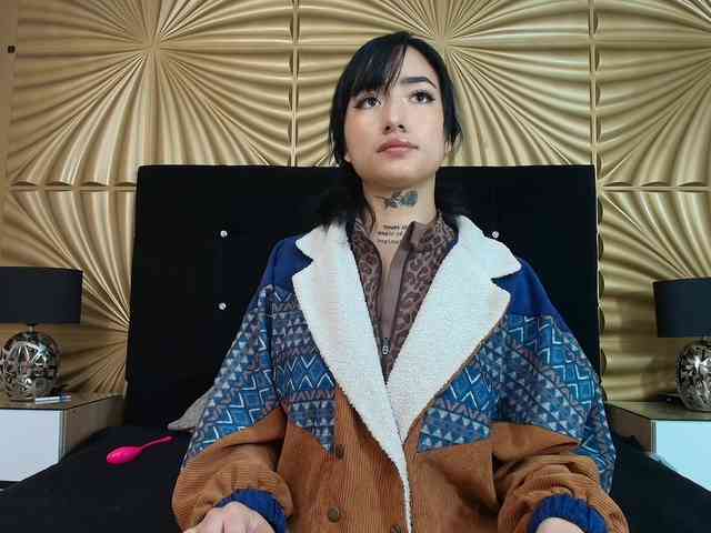 emmily-keller webcam