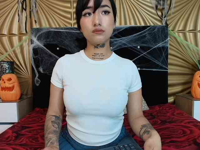 emmily-keller webcam