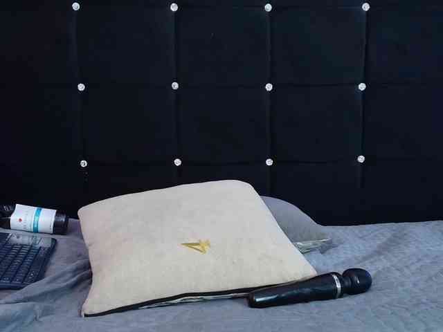 emmily-keller webcam