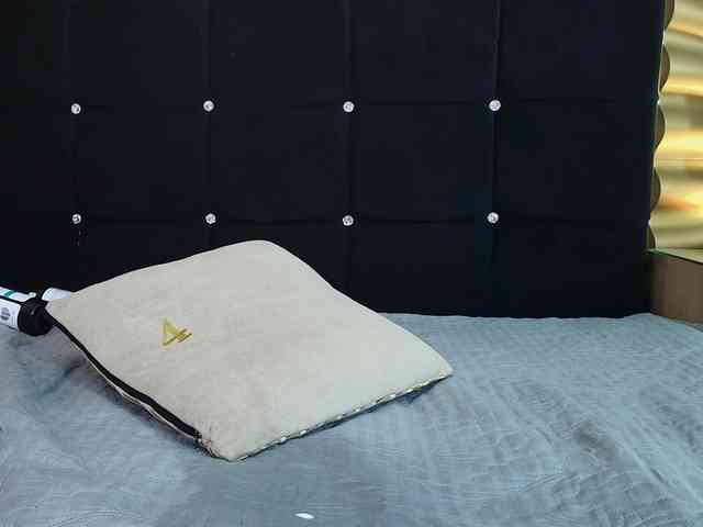 emmily-keller webcam