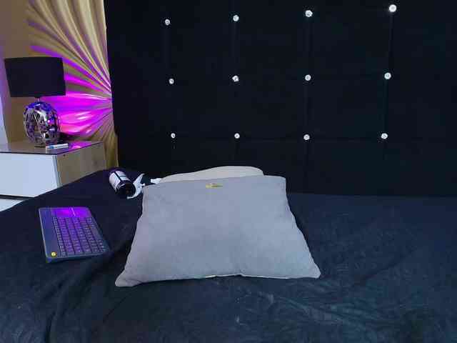 emmily-keller webcam