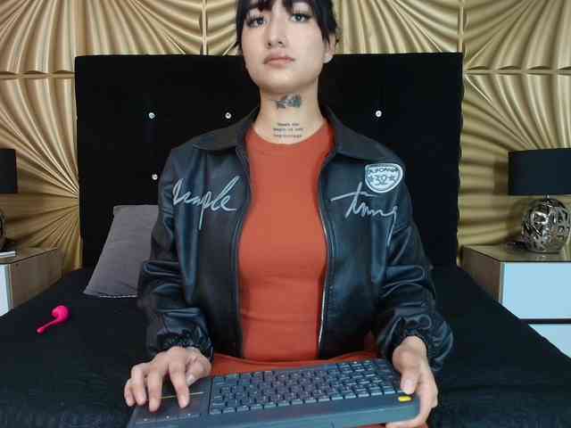 emmily-keller webcam