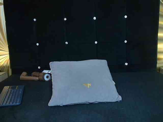 emmily-keller Live Webcam on BongaCams