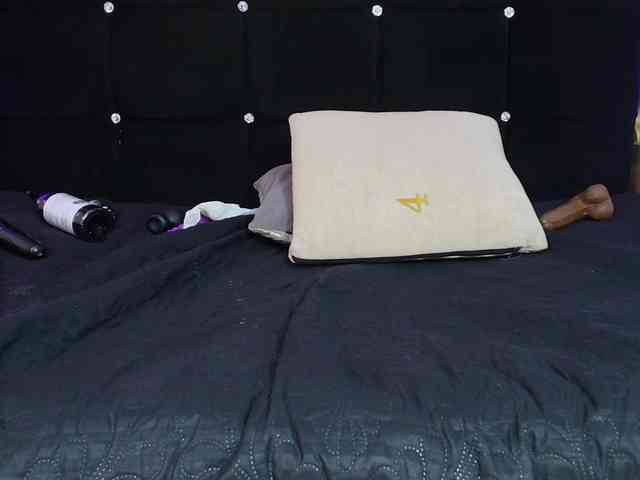 emmily-keller webcam